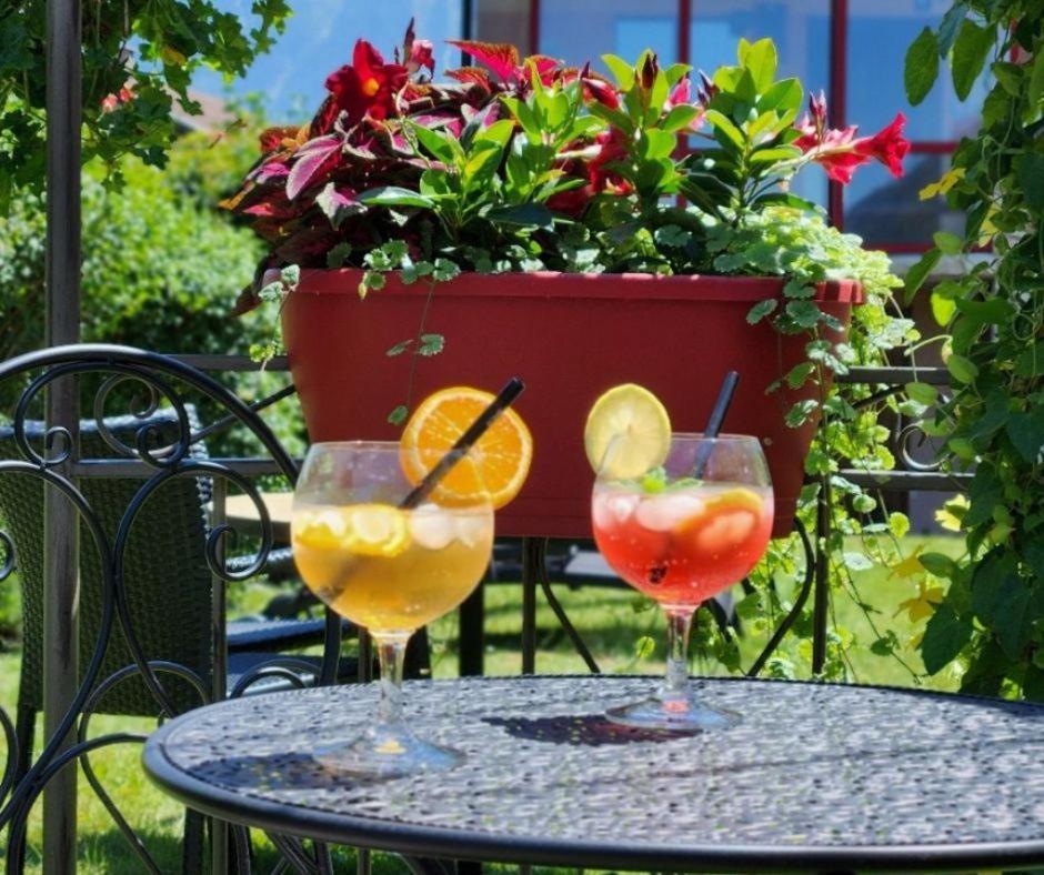 Reves Gourmands, Hotellerie & Gastronomie Vernayaz Bagian luar foto