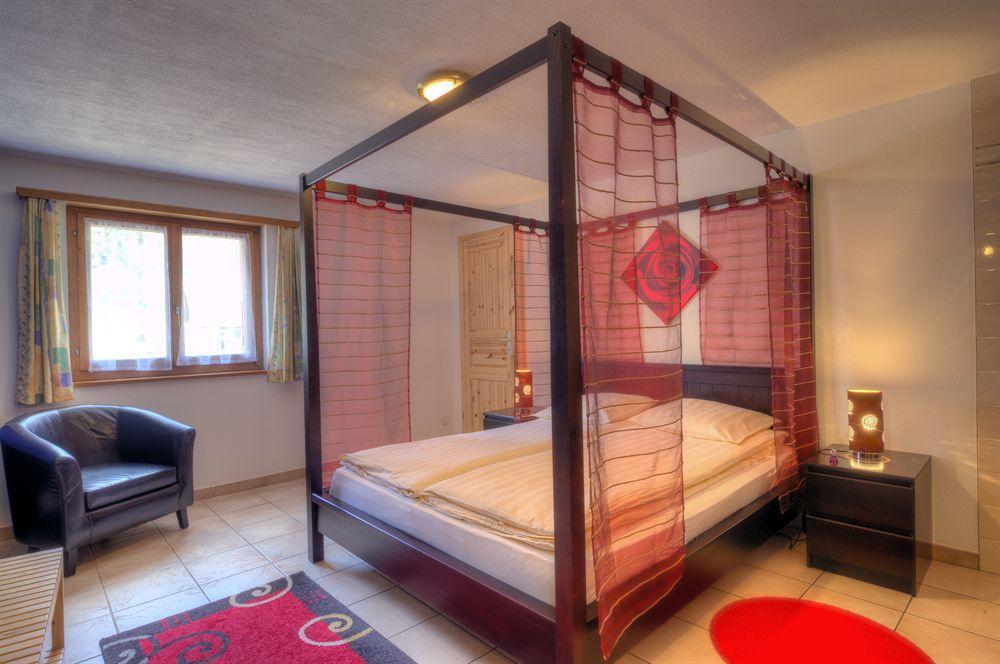 Reves Gourmands, Hotellerie & Gastronomie Vernayaz Bagian luar foto