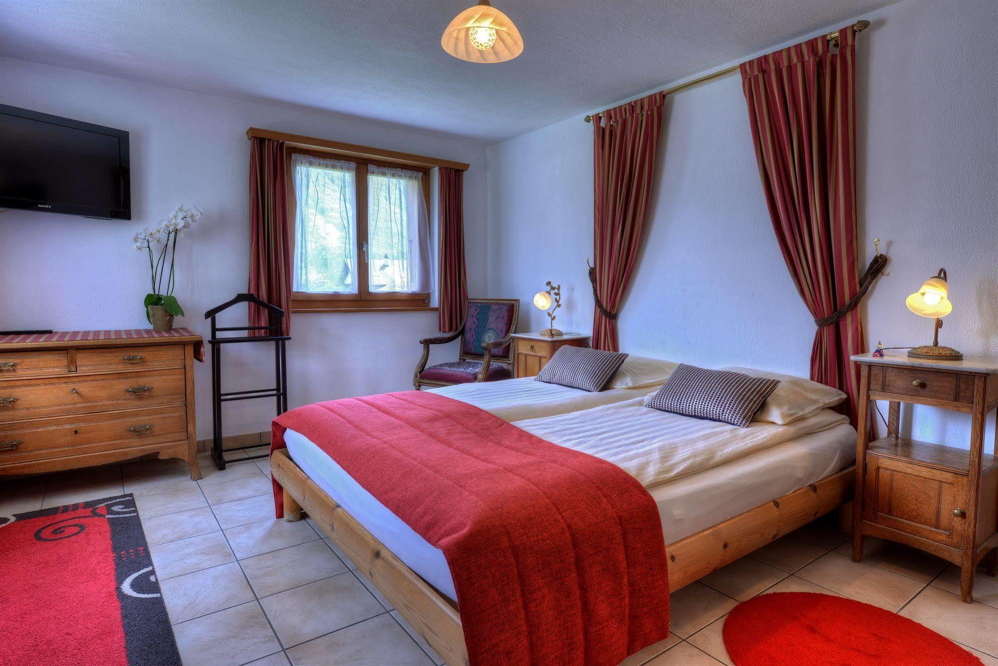 Reves Gourmands, Hotellerie & Gastronomie Vernayaz Bagian luar foto