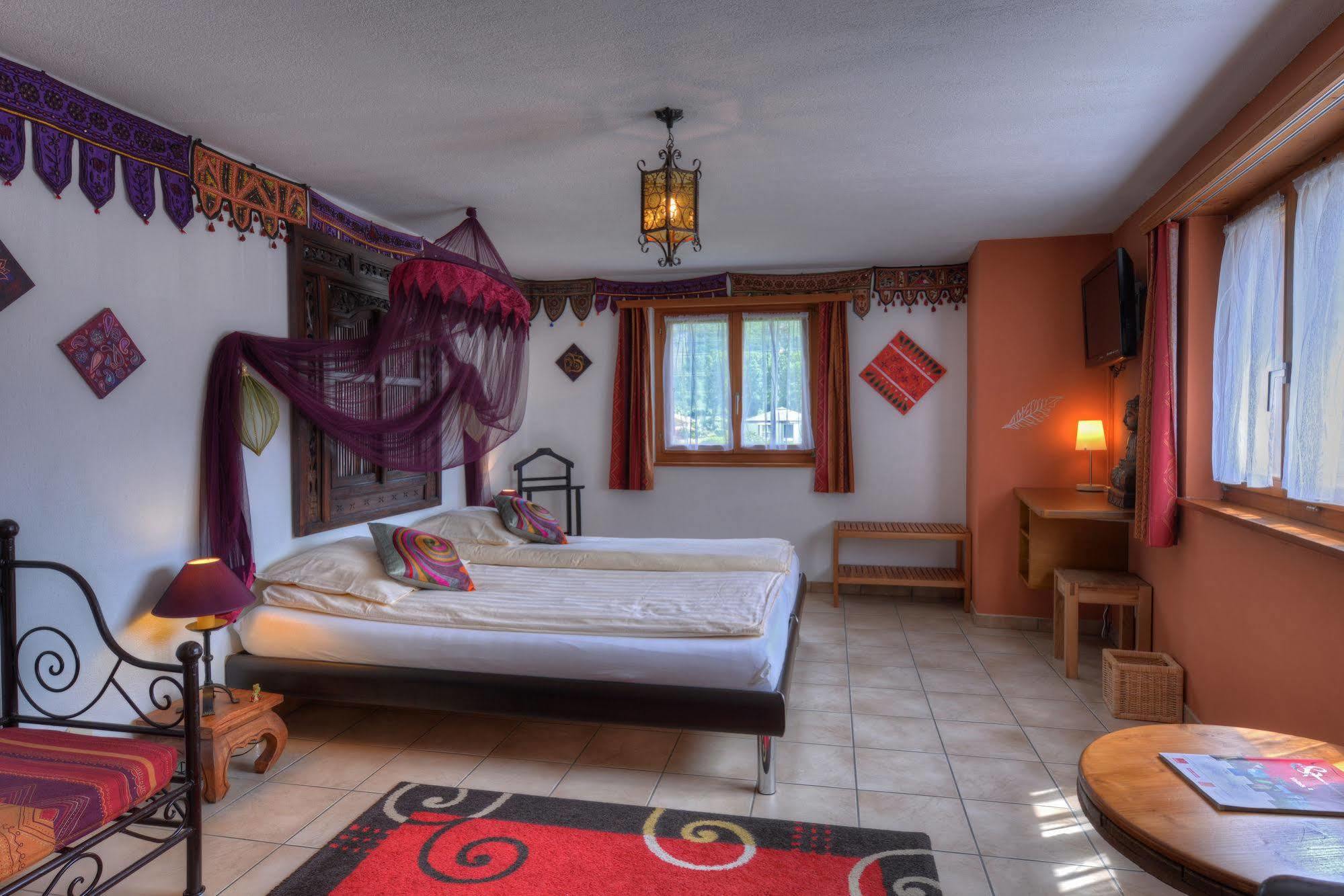 Reves Gourmands, Hotellerie & Gastronomie Vernayaz Bagian luar foto
